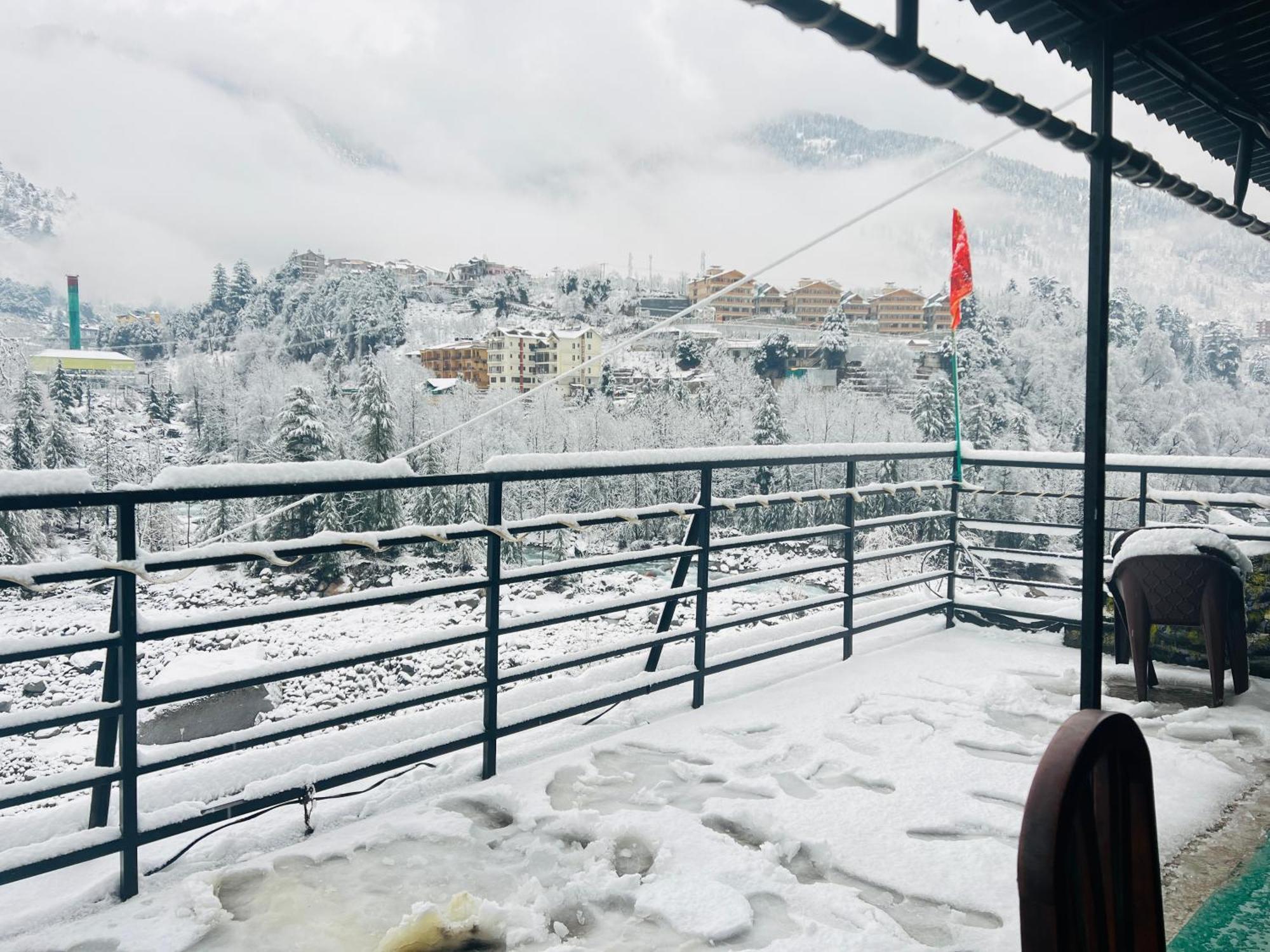 Hotel Green Link -#Near Volvo Bus Stand #Mountain View #River View #Open Terrace Manāli Exterior foto
